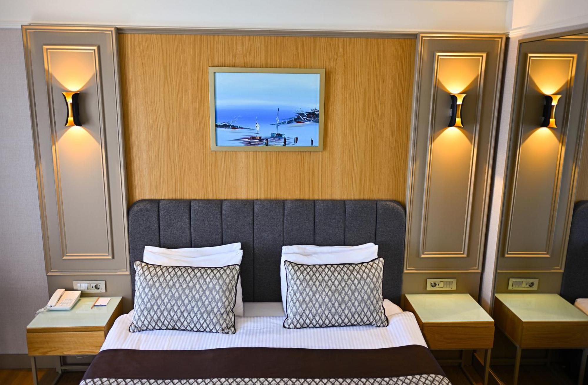 Porto Bello Hotel Resort & Spa Antalya Exterior photo A bedroom at the hotel