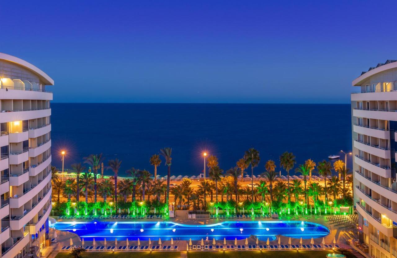 Porto Bello Hotel Resort & Spa Antalya Exterior photo The resort at night